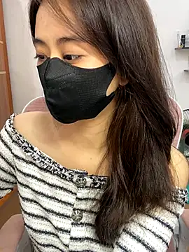 Mochi21 online show from 11/23/25, 04:34