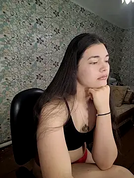 Snapshot of Albi_Glow chatting on 10/15/25, 02:01 Albi Glow online show from 10/15/25, 02:01