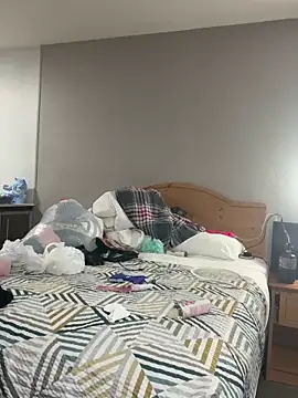 CinnaCakesss online show from 10/13/25, 10:26