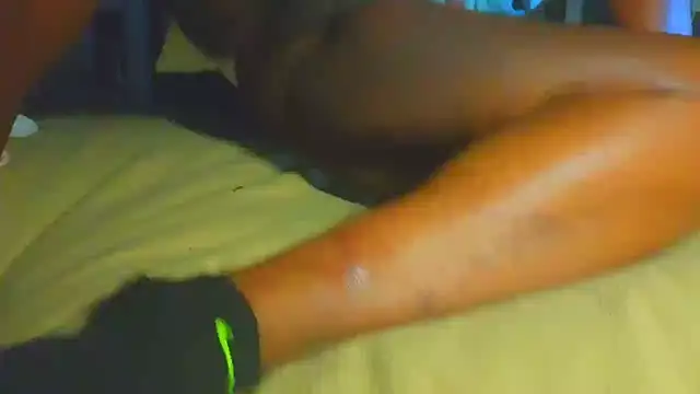 CinnaCakesss online show from 11/14/25, 12:15