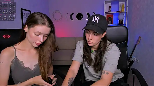 Snapshot of khloebeauty chatting on 07/18/26, 07:17 khloebeauty online show from 07/18/26, 07:17