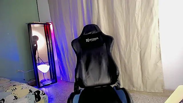 dilan hott  online show from 11/03/25, 06:42