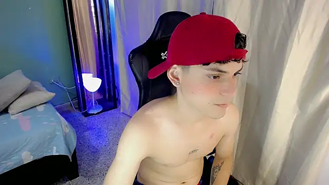 dilan hott  online show from 11/20/25, 08:08