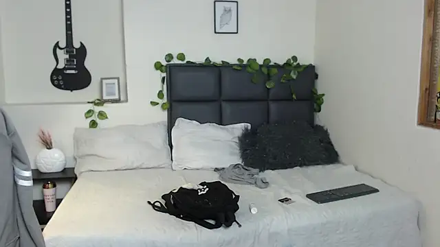 Amnesia  online show from 09/22/25, 12:40