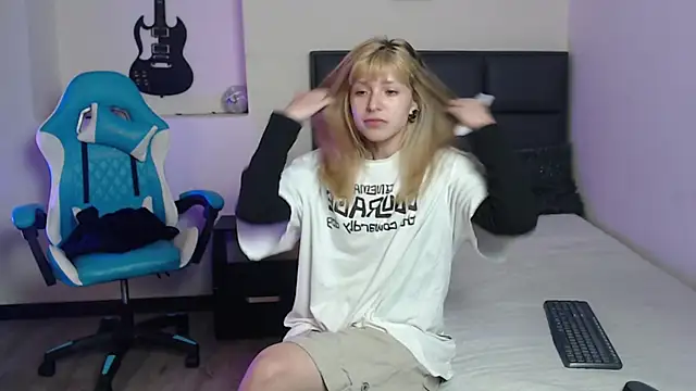 Amnesia  online show from 10/14/25, 01:12