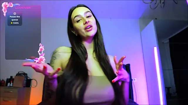 Veronica Larsson online show from 09/21/25, 03:46