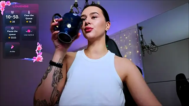 Veronica Larsson online show from 07/02/26, 04:24