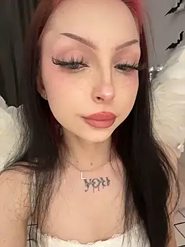 Lina Thornton  online show from 10/31/25, 10:55