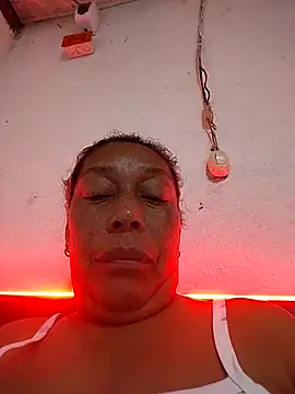 Naomi-Mature online show from 04/16/26, 09:32