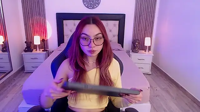 Red kytty6 online show from 10/27/25, 07:51