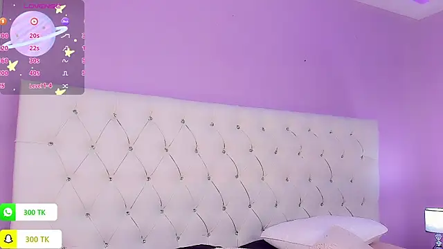 DaniielaV online show from 12/16/25, 01:49