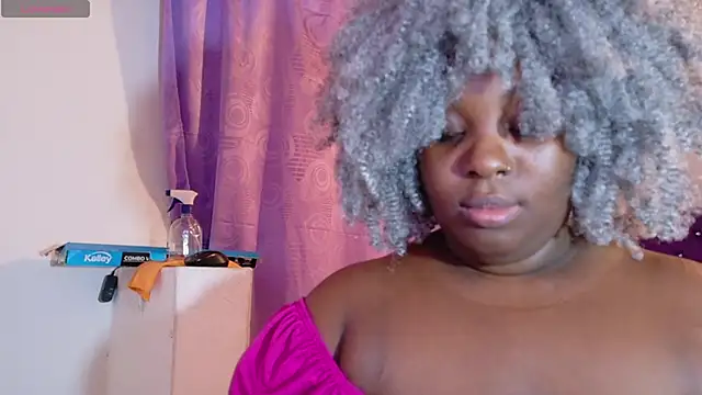 Snapshot of ebony_NeighborMoans chatting on 06/04/26, 03:12 ebony NeighborMoans online show from 06/04/26, 03:12