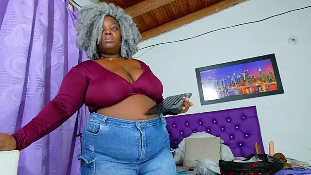 Snapshot of ebony_NeighborMoans chatting on 07/03/26, 03:13 ebony NeighborMoans online show from 07/03/26, 03:13