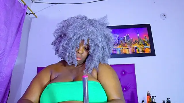 Snapshot of ebony_NeighborMoans chatting on 07/11/26, 03:31 ebony NeighborMoans online show from 07/11/26, 03:31