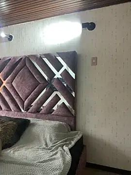 KloePink  online show from 11/14/25, 12:04