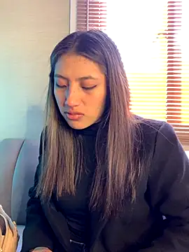 KloePink  online show from 11/25/25, 11:54