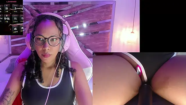 NovaLyn online show from 10/30/25, 04:36