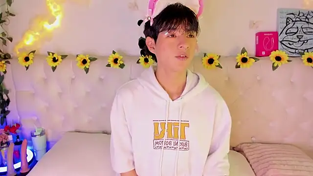 AleAurarashi online show from 02/24/26, 01:25