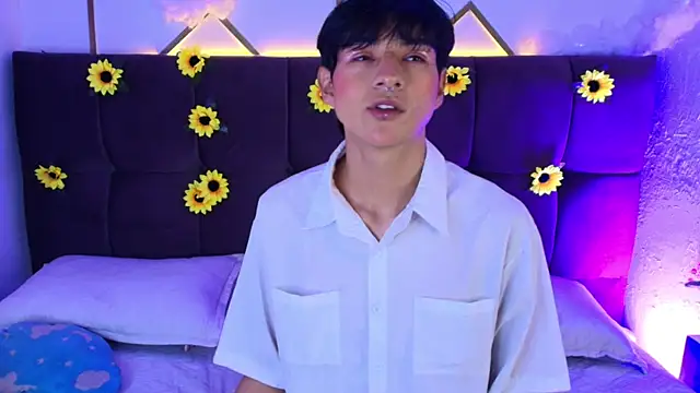 AleAurarashi online show from 04/17/26, 03:20