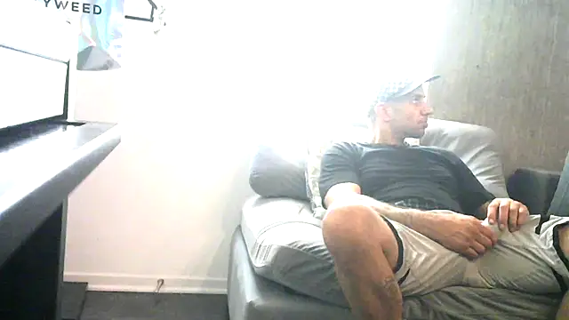 Snapshot of Hothotboyg chatting on 07/13/26, 10:23 Hothotboyg online show from 07/13/26, 10:23