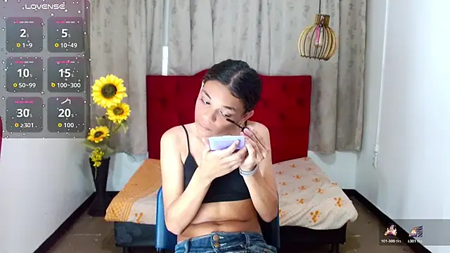 luisa  torres online show from 11/19/25, 03:17