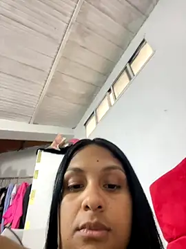 Messy-diana21 online show from 11/08/25, 07:34