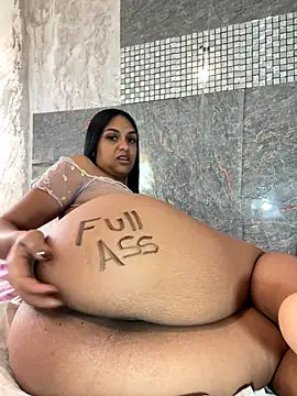 Messy-diana21 online show from 12/14/25, 06:34