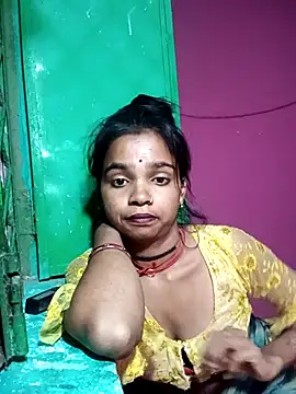 Snapshot of HotPiya439 chatting on 10/15/25, 11:27 HotPiya439 online show from 10/15/25, 11:27