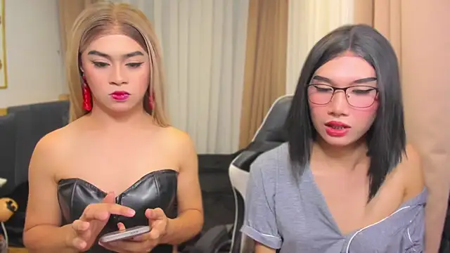 MaxCollins online show from 12/18/25, 08:15