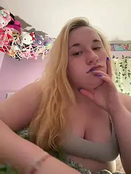 Snapshot of imawhorenslut19 chatting on 04/15/26, 05:03 imawhorenslut19 online show from 04/15/26, 05:03