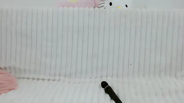 Emmahahaha17 online show from 03/01/26, 02:52