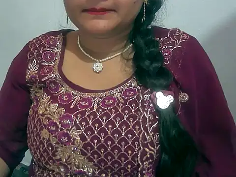 Saniya K online show from 11/30/25, 04:00