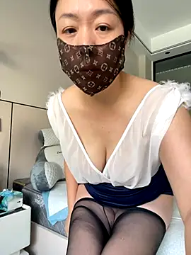 300-AMAM online show from 10/12/25, 06:01