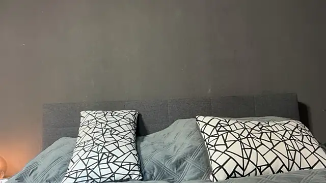 Snapshot of RioBlaze chatting on 09/19/25, 02:40 RioBlaze online show from 09/19/25, 02:40