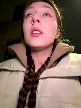 FroggyAnna online show from 12/19/25, 04:47