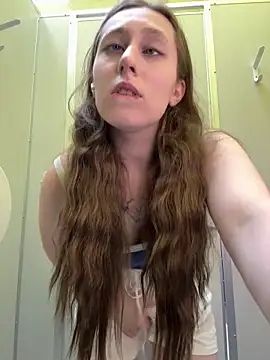 Snapshot of FroggyAnna chatting on 06/11/26, 05:00 FroggyAnna online show from 06/11/26, 05:00