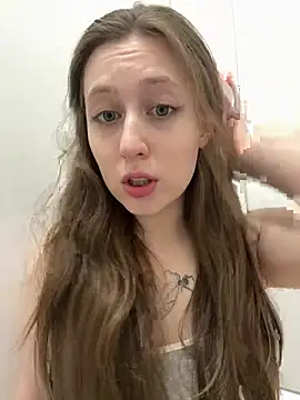 Snapshot of FroggyAnna chatting on 07/17/26, 04:01 FroggyAnna online show from 07/17/26, 04:01