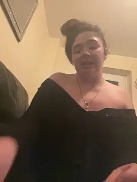 Snapshot of Imogenbabyyy chatting on 10/05/25, 09:02 Imogenbabyyy online show from 10/05/25, 09:02