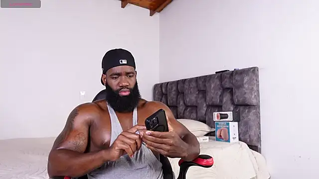 Snapshot of james_musclebbc chatting on 07/08/26, 11:53 james musclebbc online show from 07/08/26, 11:53
