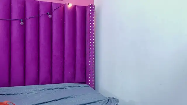 cosplaydate online show from 10/23/25, 02:44