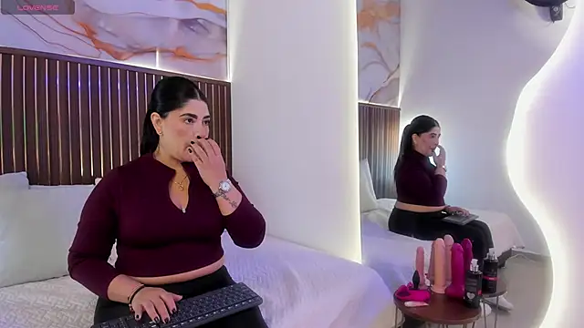 Roxie-NS online show from 10/24/25, 12:23