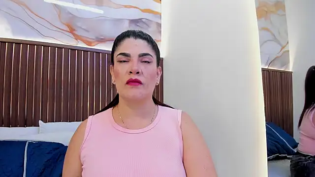 Roxie-NS online show from 12/01/25, 12:54