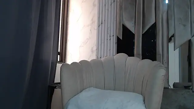 Snapshot of KiraaWild chatting on 10/09/25, 05:33 KiraaWild online show from 10/09/25, 05:33