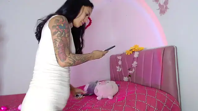 Liahdiaz  online show from 09/19/25, 12:39