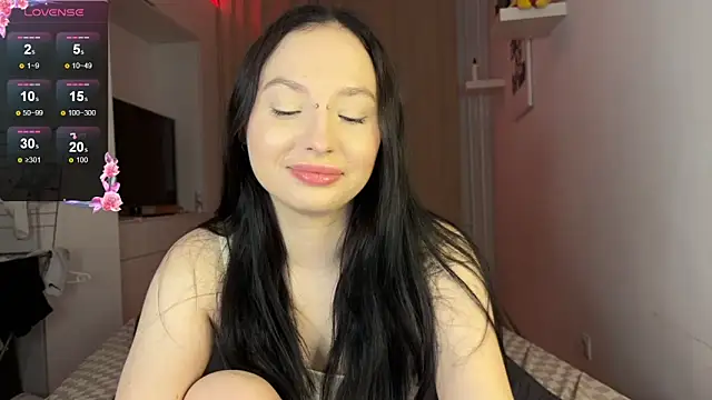 june mooon online show from 11/15/25, 05:31