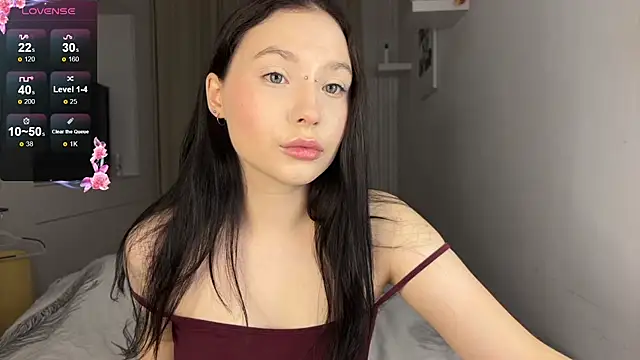 june mooon online show from 12/01/25, 06:35