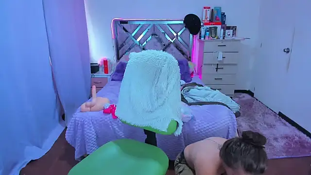 Luna Analya online show from 11/06/25, 05:36