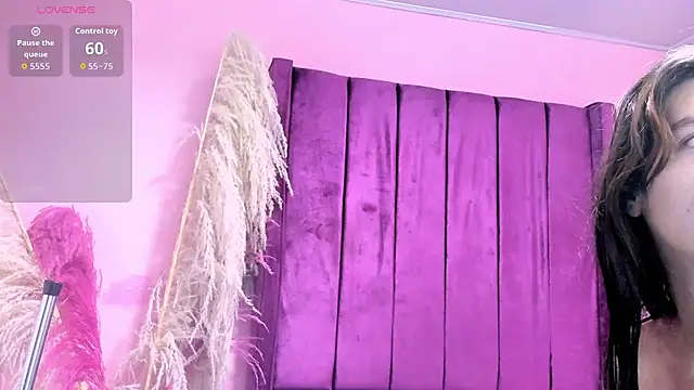 Rihanna hotx online show from 09/12/25, 05:07