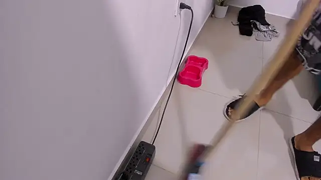 Rihanna hotx online show from 12/21/25, 03:35