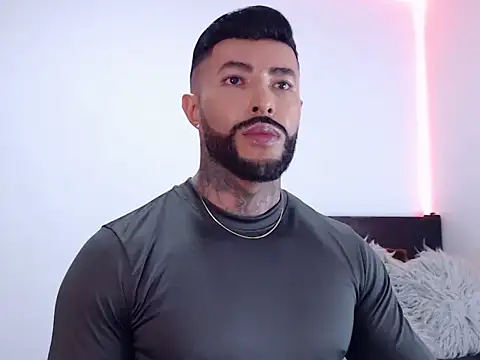 andrea de lucaa online show from 10/11/25, 02:44